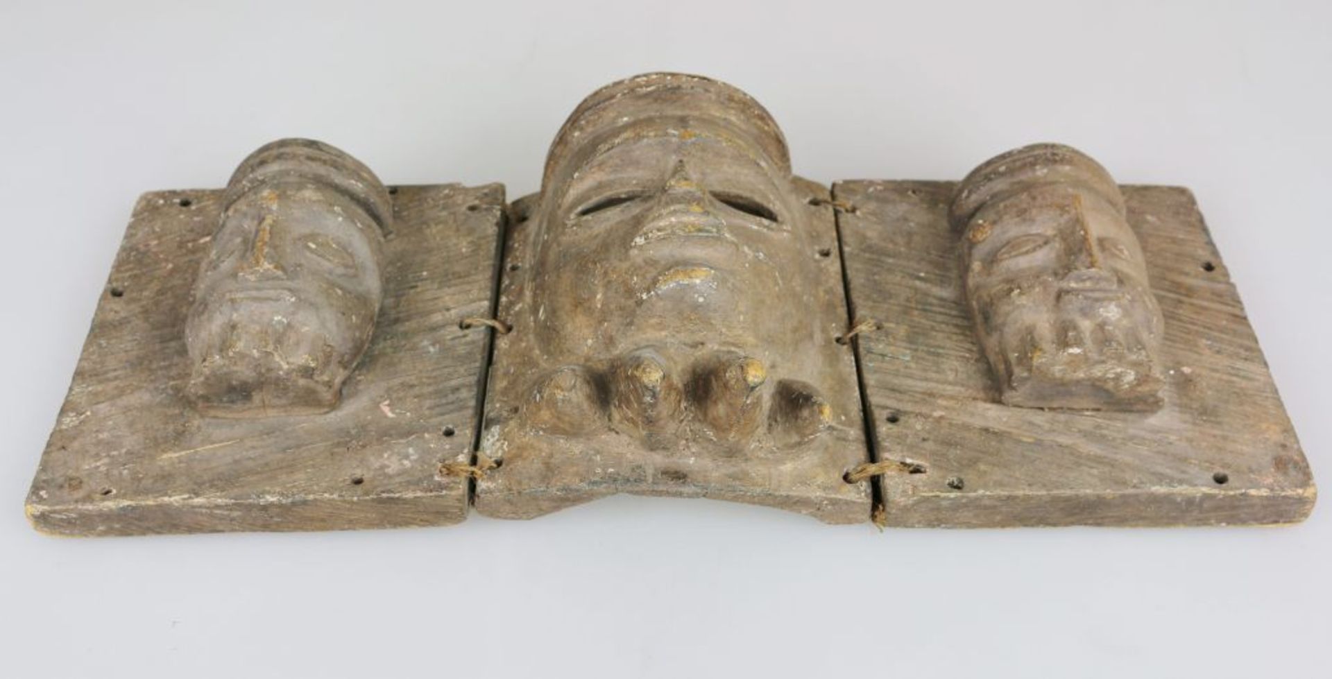 IBIBIO, Nigeria, Maske des "Ekpo" - Bundes, dreiteilige Maske mit anthropmorphem Gesichtsteil und - Bild 2 aus 5