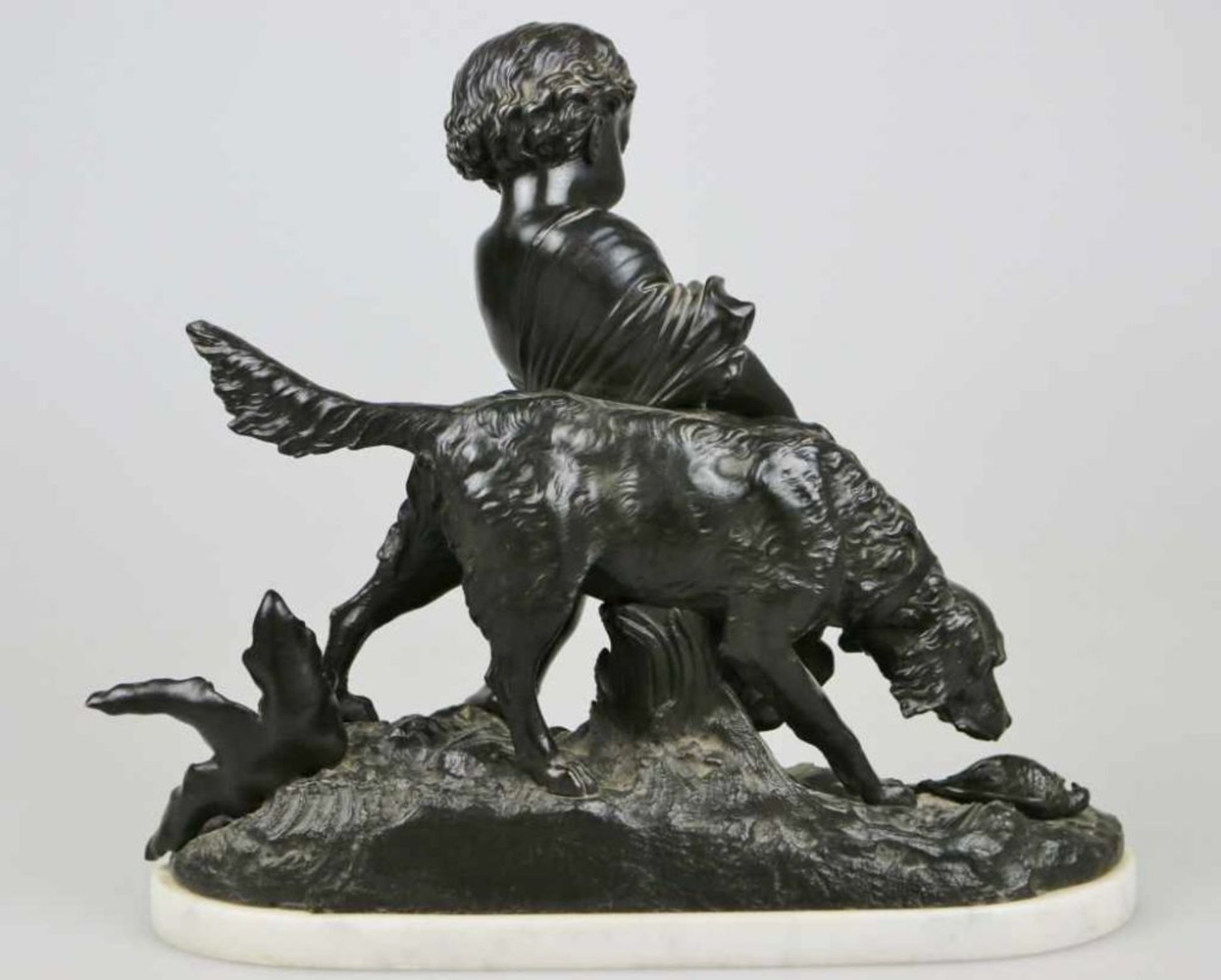 Auguste Joseph PEIFFER (1832-1886), Bronze "Putto mit Jagdhund", dunkel patiniert, naturalistisch - Bild 5 aus 6