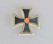 Eisernes Kreuz 1939 1. Klasse, flach, rückseitig an bauchiger Nadel, ohne Hersteller, wohl Paul