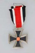 Eisernes Kreuz 1939 2. Klasse am Band, Hersteller: Anton Schenkl's Nachfolger, Wien, im Ring mit