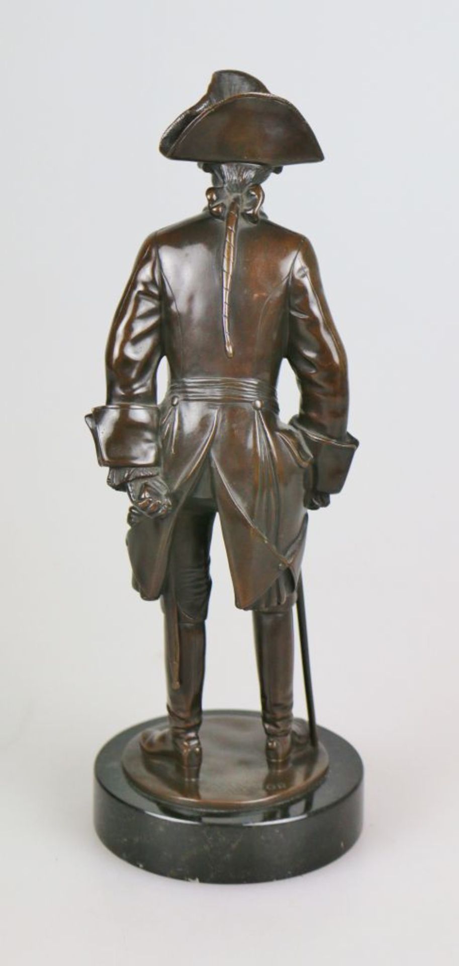 Mathieu MOLITOR (1873-1929), Bronze patiniert, auf der Plinthe sign., Friedrich II. auf seinen Stock - Bild 2 aus 3