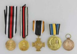 Konvolut von 5 Auszeichnungen, 2 x Kriegsdenkmünze für Kämpfer 1870/1871, Erinnerungskreuz 1866