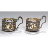 Ein Paar Teeglas-Halter, Bruckmann & Söhne, Heilbronn, um 1880, Silber 800, Wandungdurchbrochen