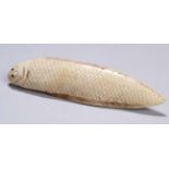 Elfenbein-Netsuke, "Fisch", Japan, späte Meiji-Periode, reliefierte, rückseitigabgeflachte