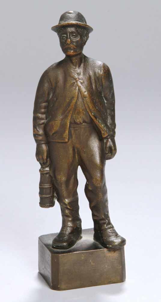 Bronze-Plastik, "Mann mit Laterne", anonymer Bildhauer 1. Hälfte 20. Jh., stehendeDarstellung,