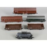 Sechs Waggons, Roco, Spur HO, unterschiedliche Modelle, bespielt