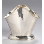 Vase, dt., Mitte 20. Jh., Silber 835, Handarbeit, ovale Form, Wandung mitHammerschlagdekor, H 9,5