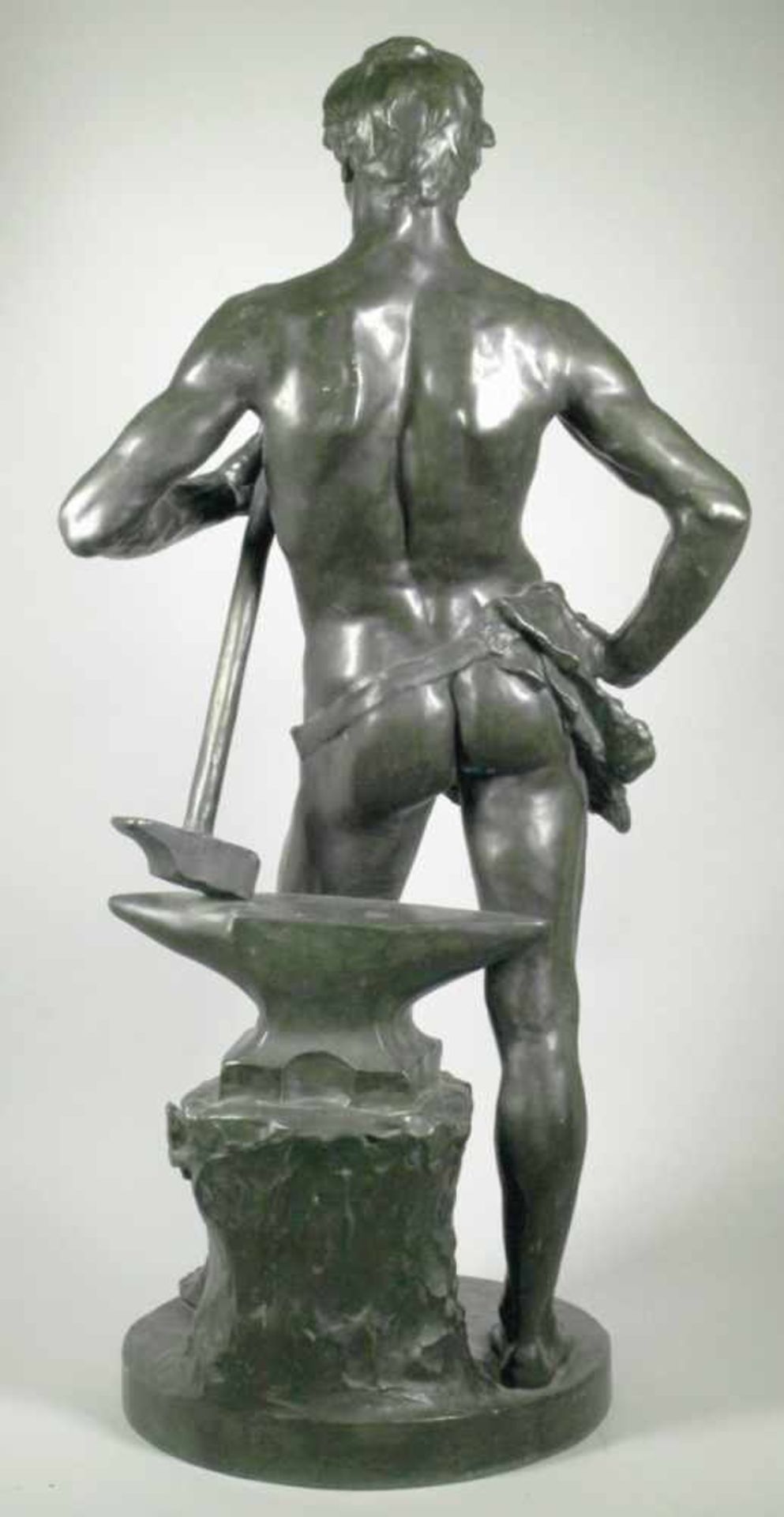 Große Bronze-Plastik, "Schmied mit Hammer am Amboß", Bareau, Georges Marie Valentin,Paimboeuf 1866 - - Bild 2 aus 4