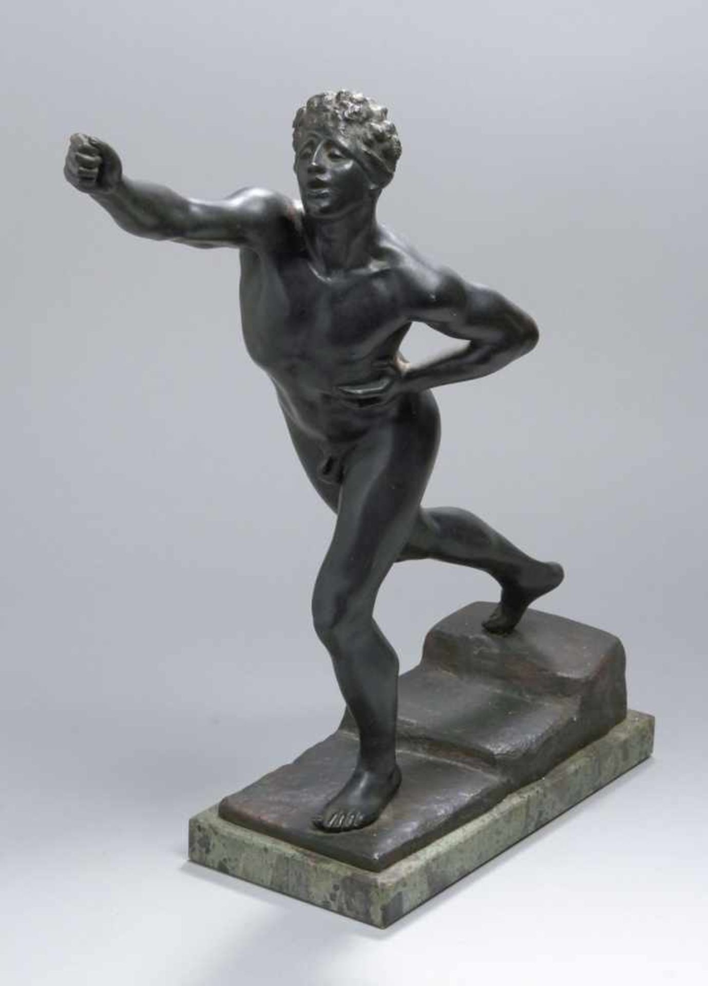 Bronze-Plastik, "Athlet", anonymer Bildhauer um 1900, vollplastische, naturalistischeDarstellung