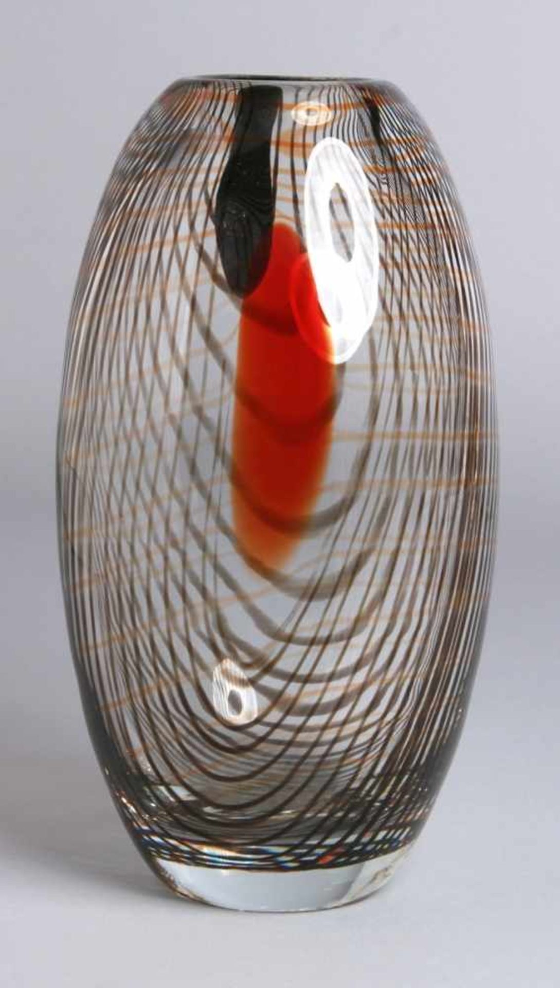 Glas-Ziervase, wohl Murano, 80/90er Jahre, farbloses Glas, Spiral- undBogenfädeneinschmelzungen in