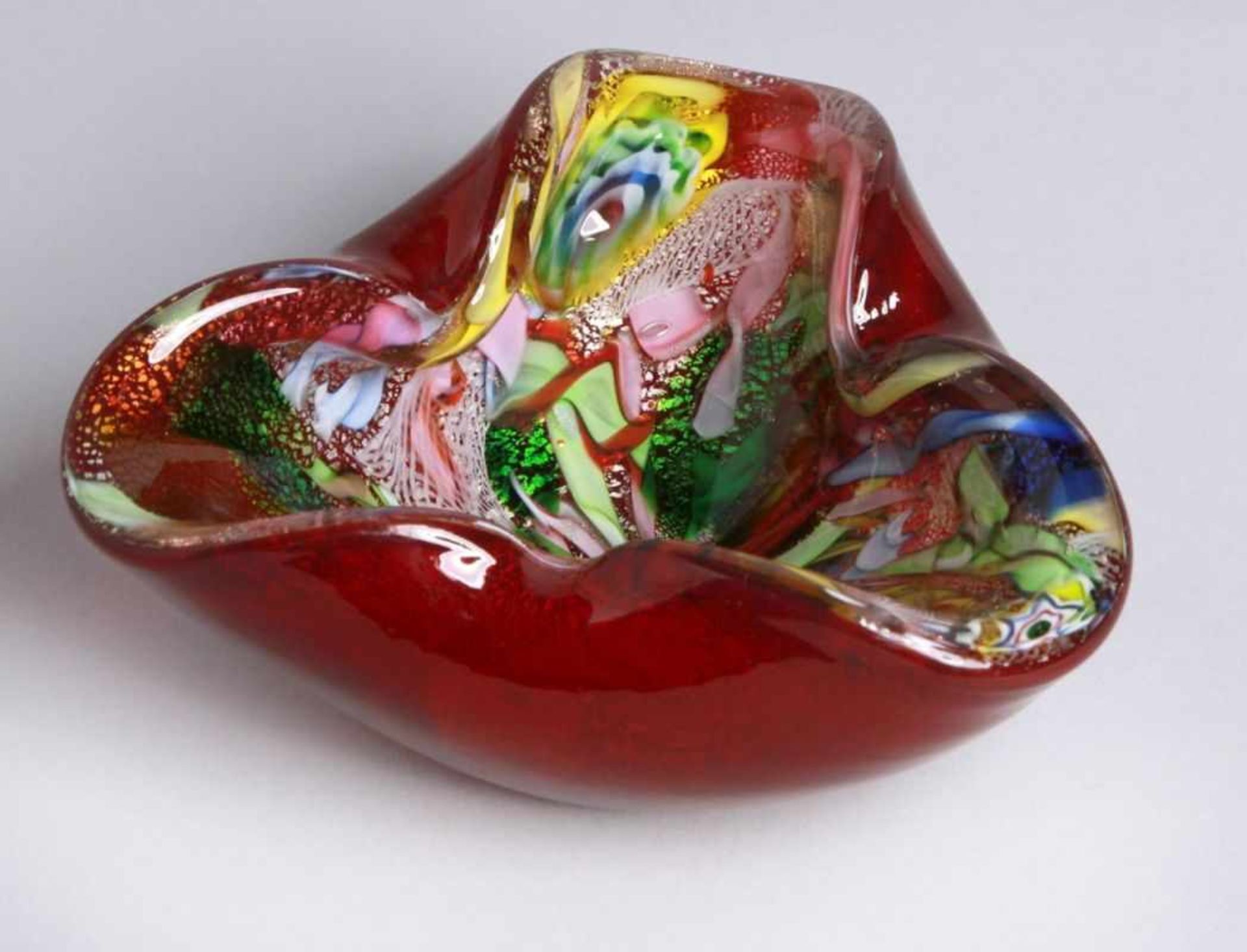 Glas-Ascher, Murano, AVEM, 50er Jahre, farbloses und rotes Glas, in der Zwischenschichtzerplatztes