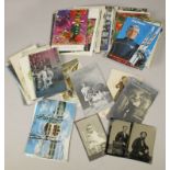 Konvolut Postkarten und Fotos, ca. 150 St., um 1900-1990, u.a. Feldpost, farbig undschwarz-weiß,