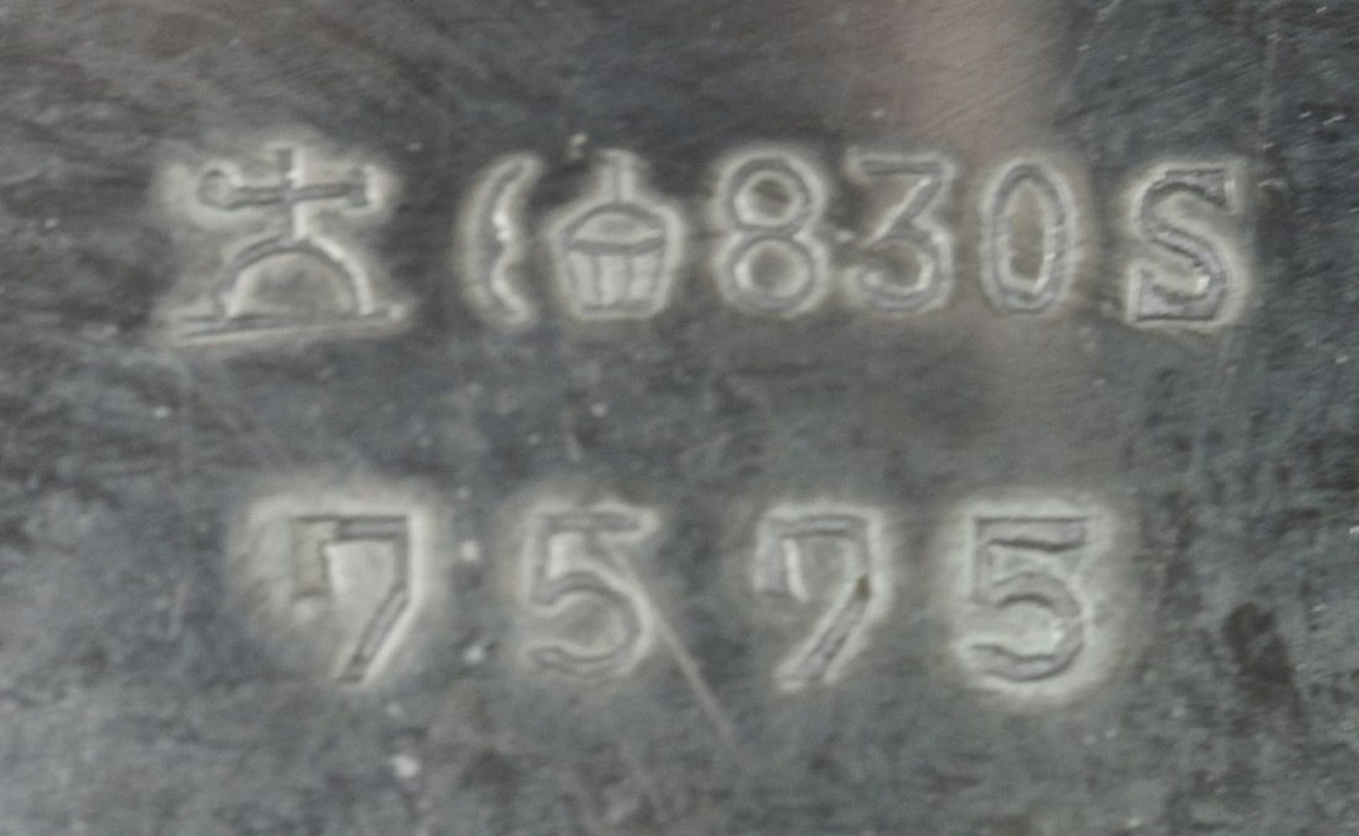 Anbieteschale, dt., Mitte 20. Jh., Silber 830, rund, im Spiegel mit gravierter Widmung, H3 cm, D - Bild 2 aus 2