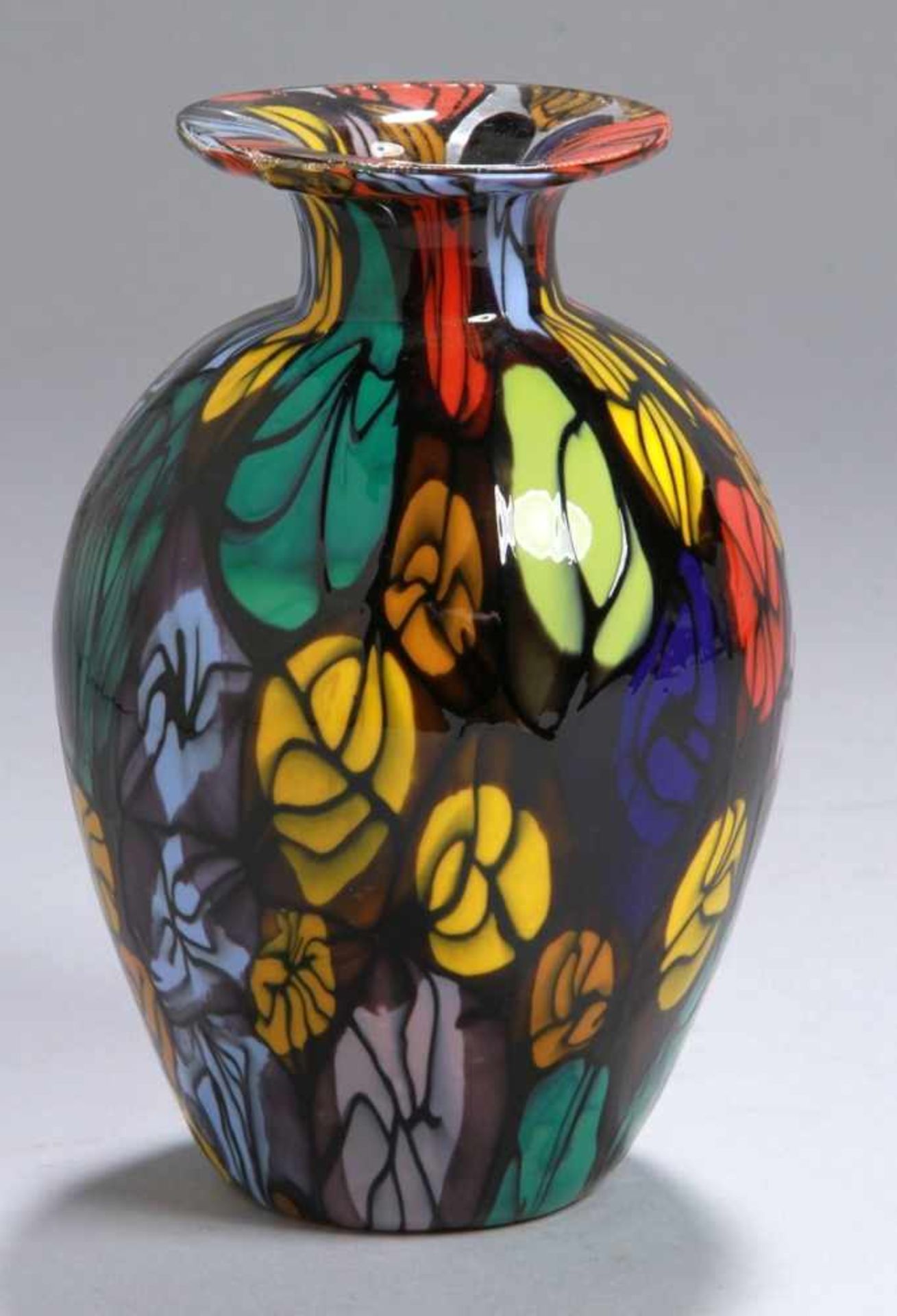 Glas-Ziervase, "Murrine", Murano, neuzeitlich, farbloses Glas, dekoriert mit nahezuflächendeckenden,