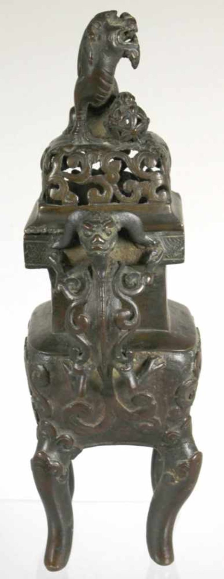 Bronze-Koro, China, 19. Jh., auf 4 stilisierten Rüsselfüßen Korpus mit 2 - Bild 3 aus 9
