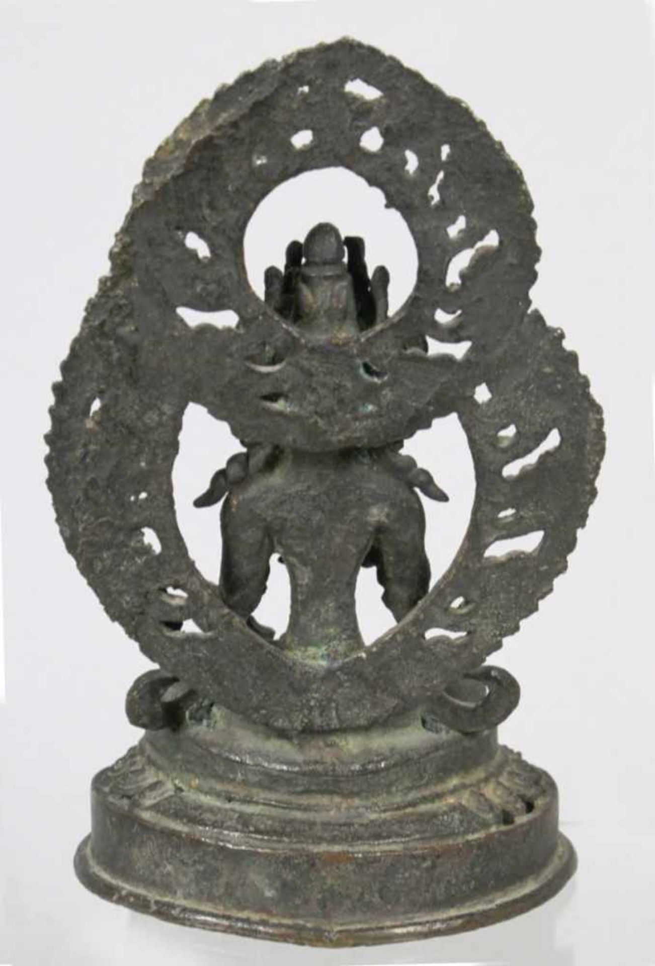 Bronze-Plastik, "Buddha", Tibet, 17./18. Jh., auf durchbrochen gearbeitetem - Bild 3 aus 5