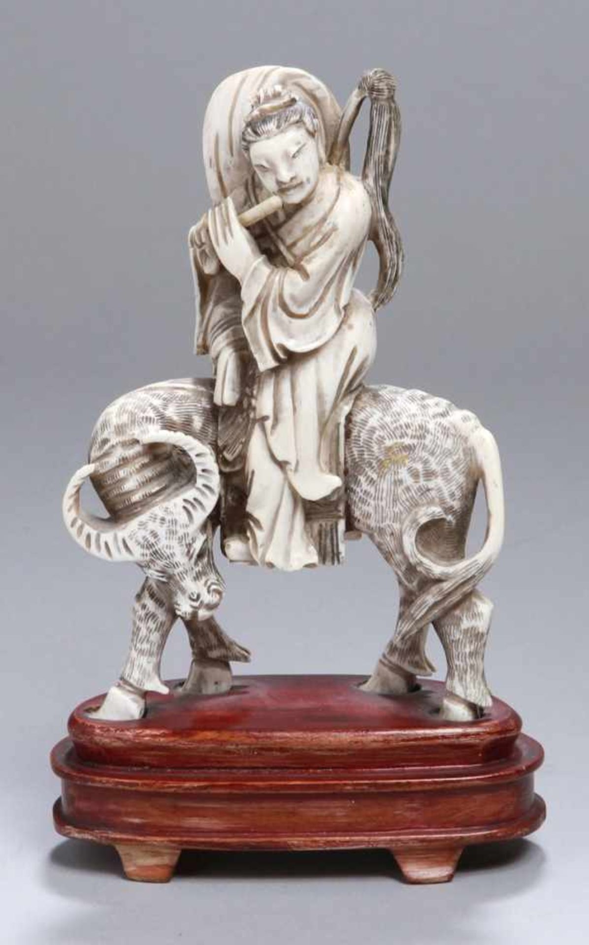 Elfenbein-Figur, "Unsterblicher auf Reittier", China, 18./19. Jh., vollplastischeDarstellung mit