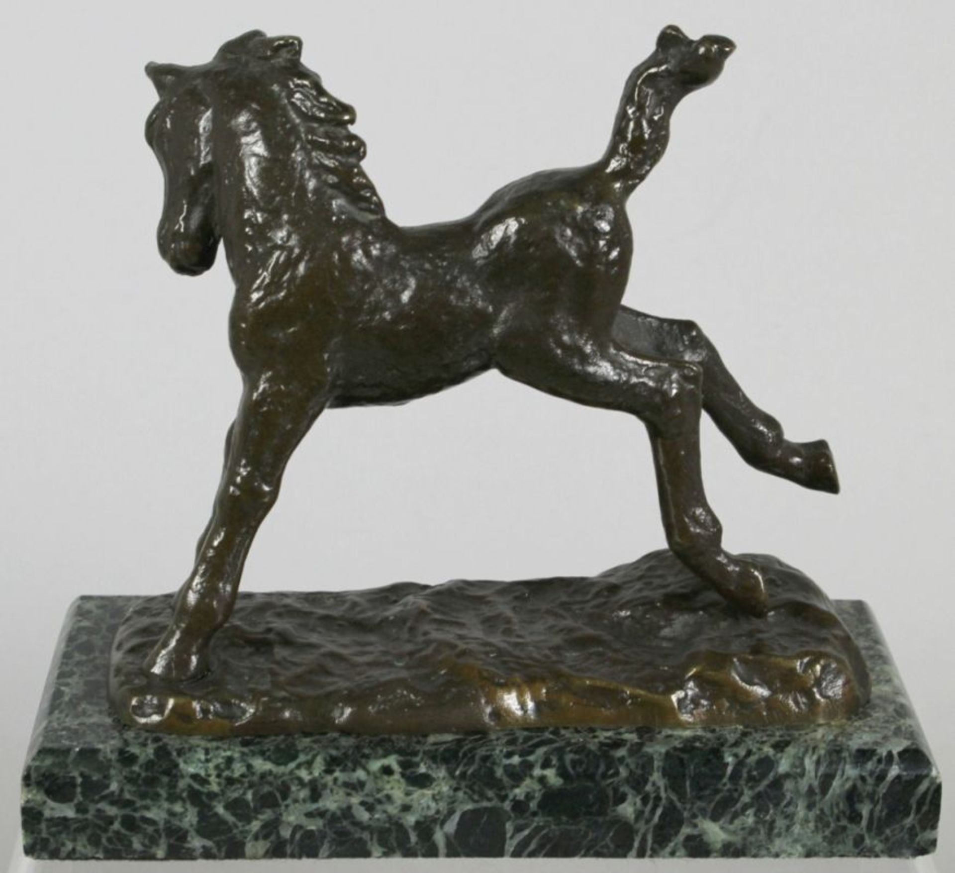 Bronze-Tierplastik, "Fohlen", Mara, Bildhauer Mitte 20. Jh., vollplastische, stehendeDarstellung, - Bild 2 aus 3