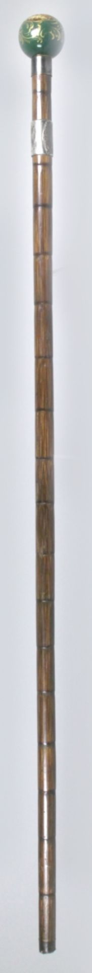 Spazierstock, um 1900, Schaft aus Bambus, Porzellan-Kugelgriff, fein polychrom bemalt,Manschette - Bild 2 aus 4