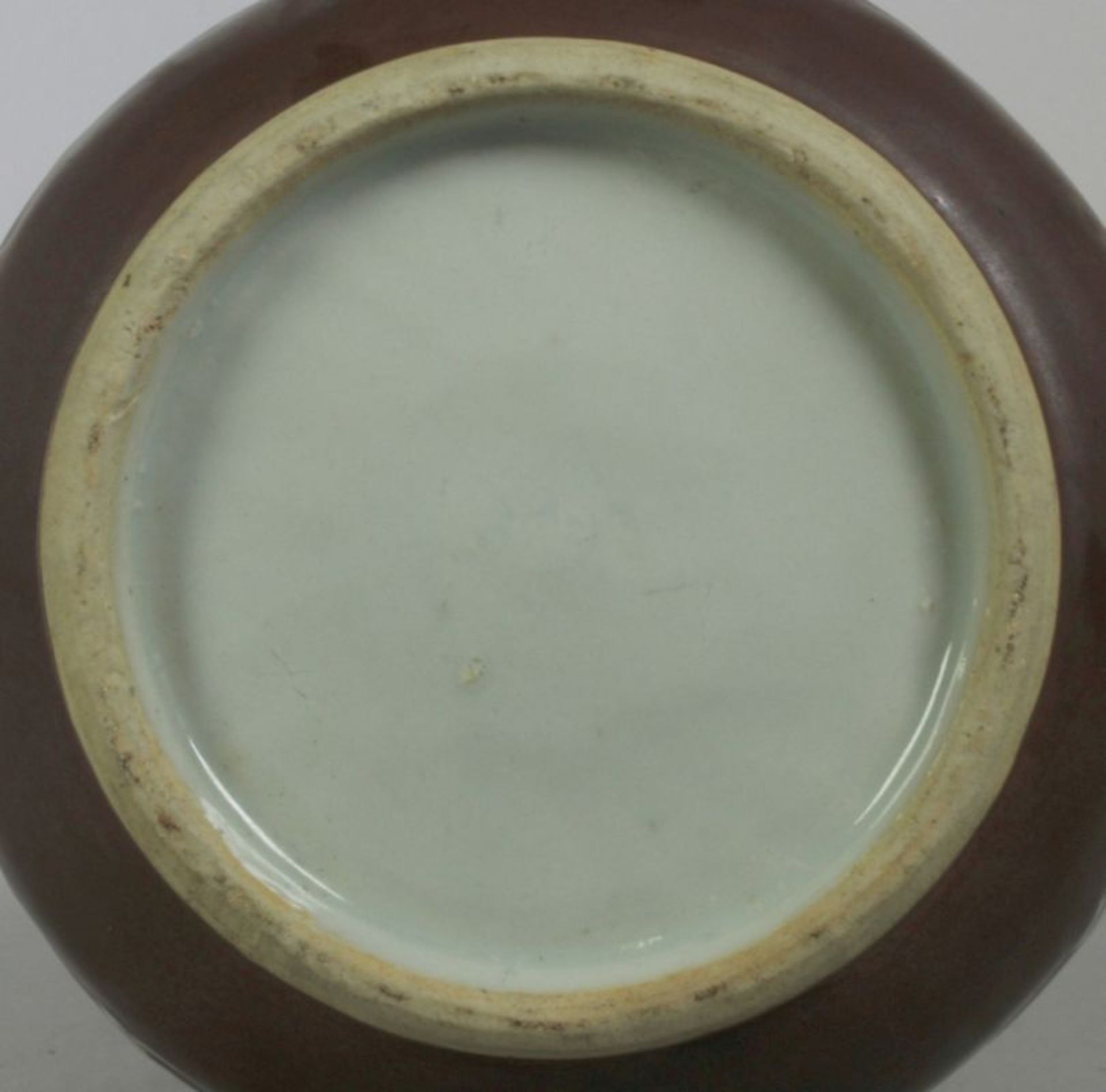Porzellan-Ziervase, China, 20. Jh., über eingezogenem Rundstand flaschenkürbisförmigerKorpus mit - Bild 4 aus 4