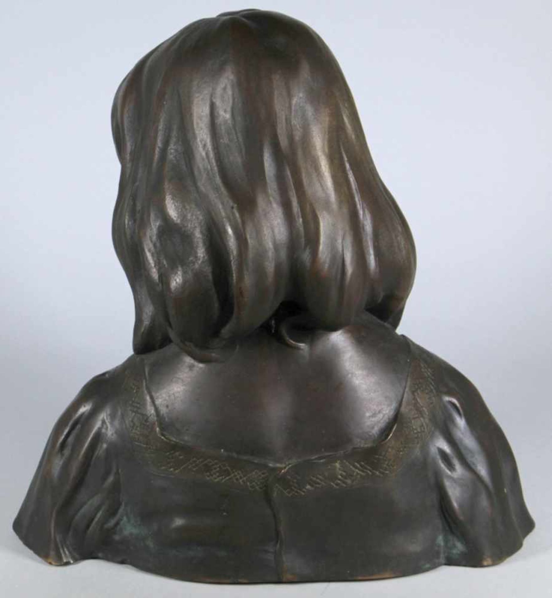 Bronze-Büste, "Junges Mädchen", anonymer Bildhauer um 1910, vollplastische,naturalistische - Bild 2 aus 2