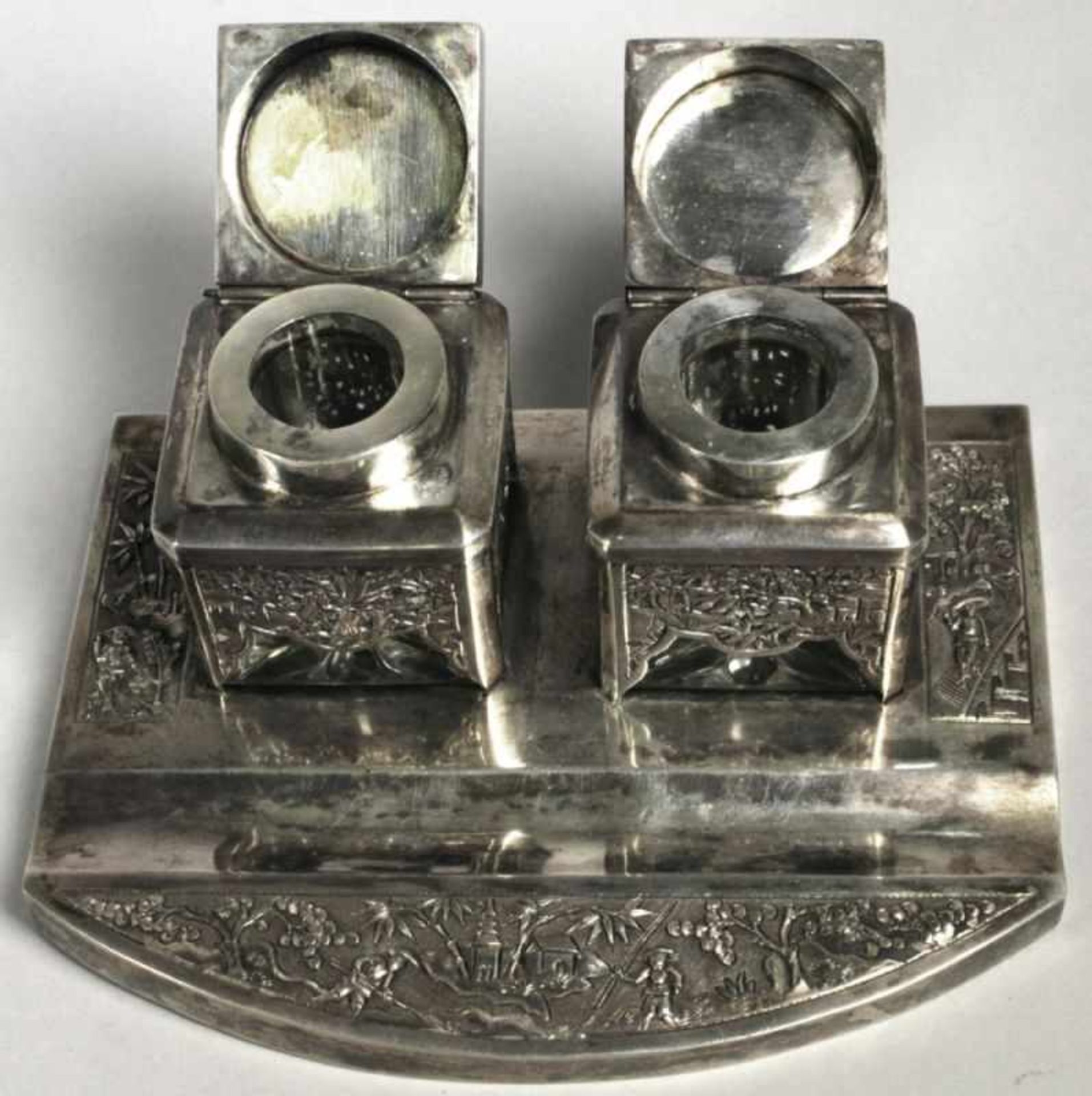 Tintenzeug, Vietnam, Mitte 20. Jh., Silber 900, Federablage, 2 scharnierte Tintenfässermit farblosen - Bild 2 aus 5