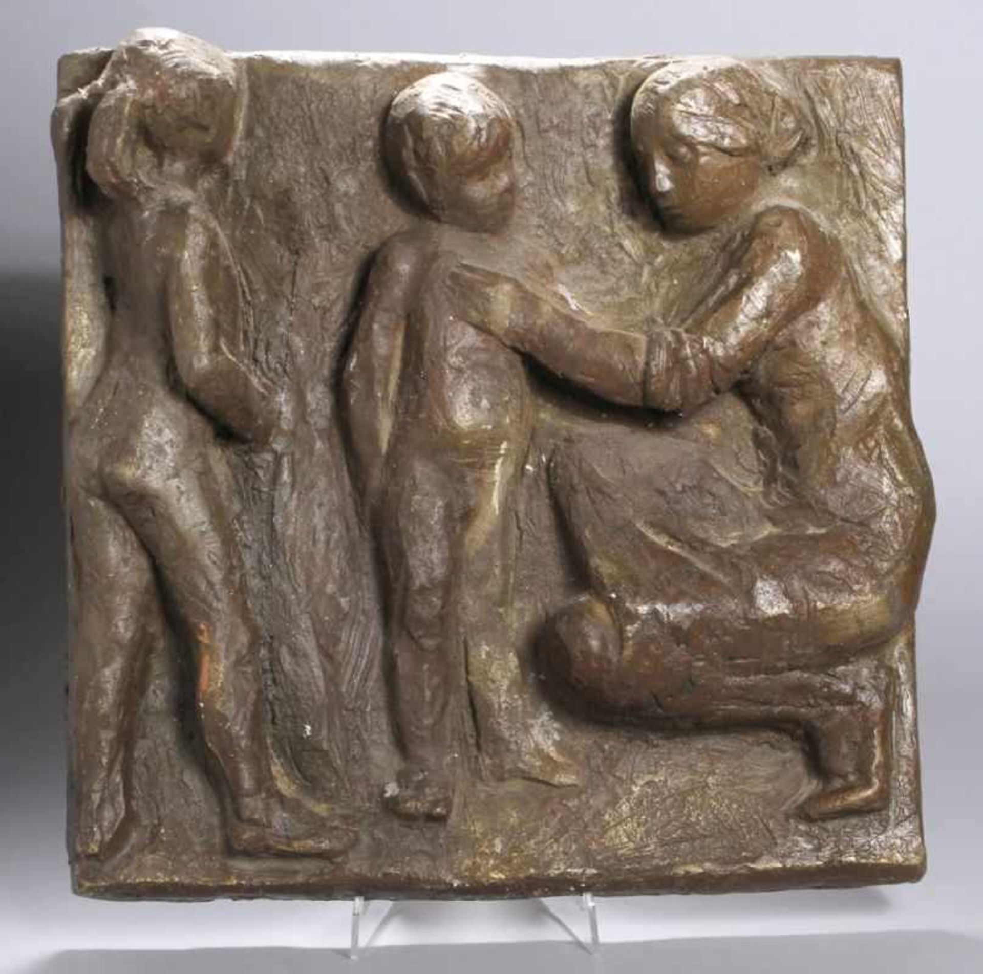 Bronze-Wandplatte, "Mutter mit ihren Kindern", anonymer Bildhauer 1. Hälfte 20. Jh.,leicht