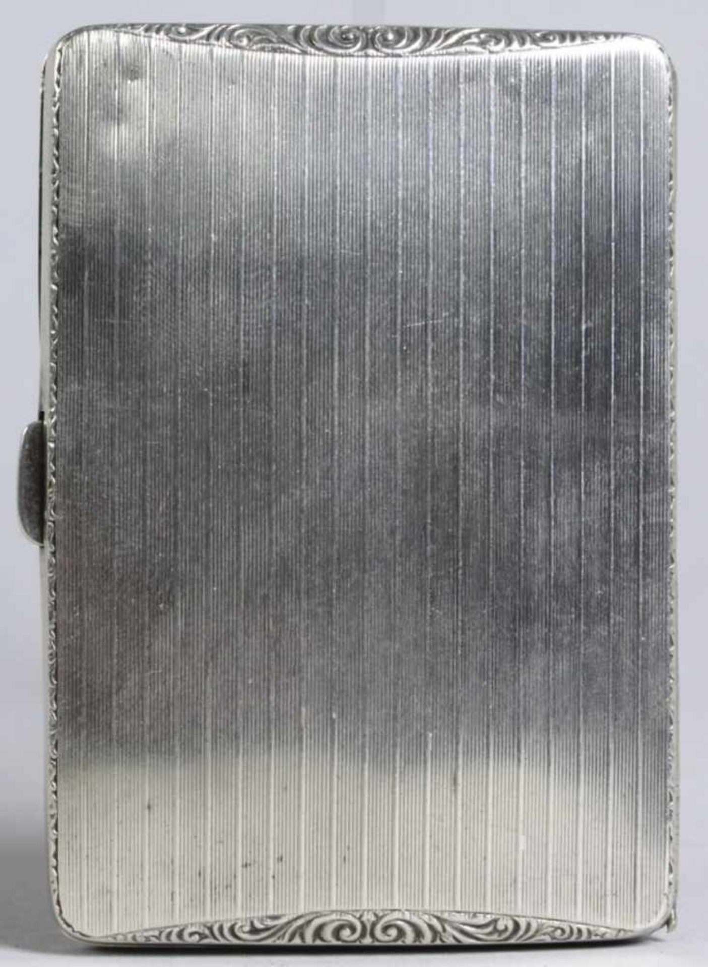 Kleines Zigaretten-Etui, 1934, Sterling Silber, rechteckig, scharniert, Wandung mitLineardekor, - Bild 4 aus 4