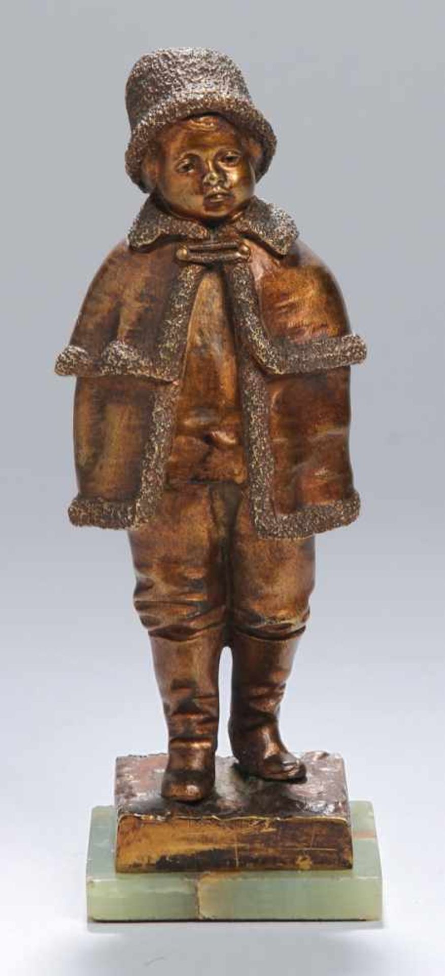 Bronze-Plastik, "Mädchen mit Mantel und Hut", Le Guluche, Joseph, französischer Bildhauer1849 -