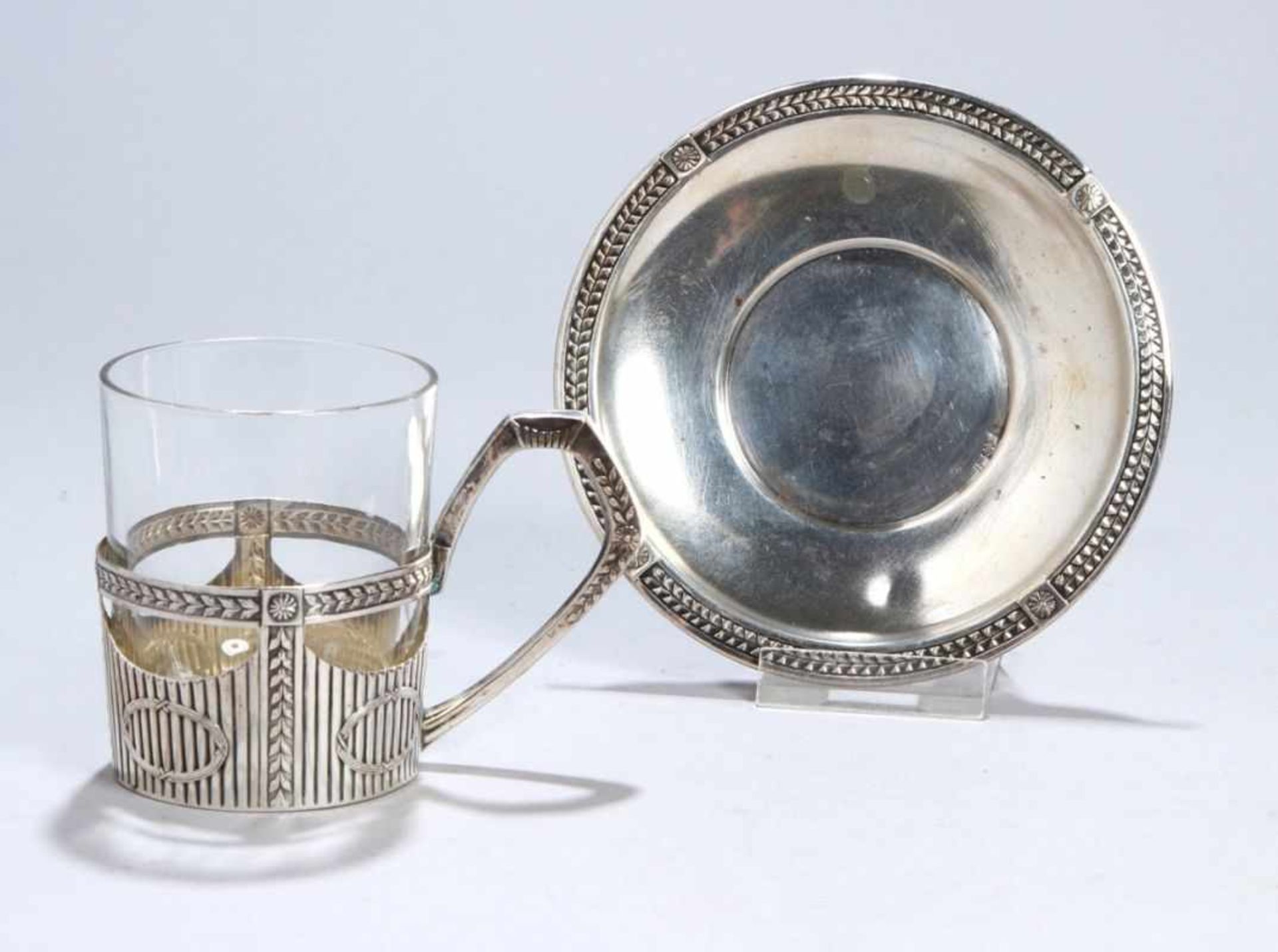 Glas-Halter mit Untertasse, dt., um 1900, Silber 800, Louis Seize Dekor, farbloserGlaseinsatz,