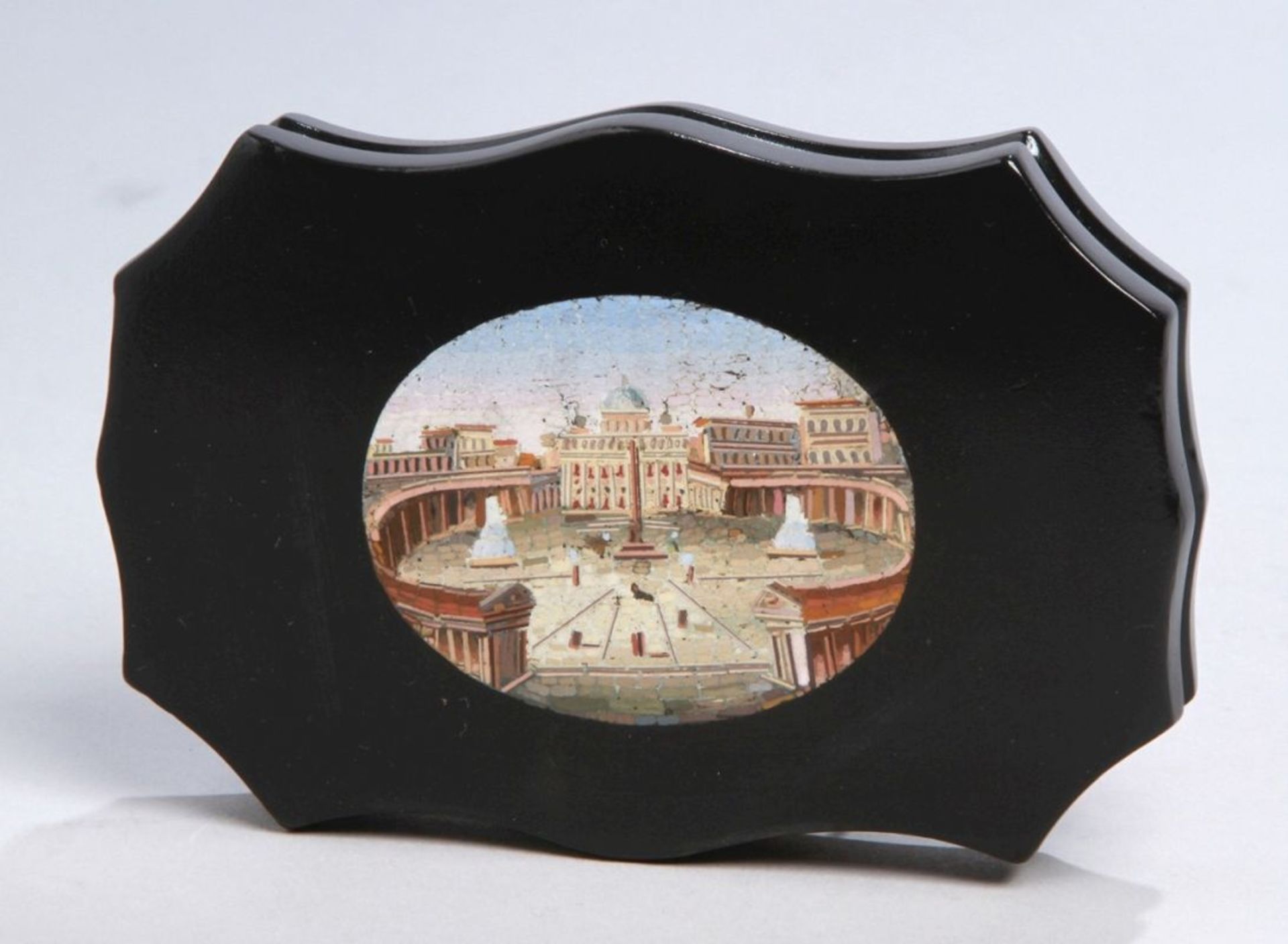 Stein-Paperweight, Italien, um 1850, Schieferstein-Objekt mit Mikromosaik in sog. Pietradura-