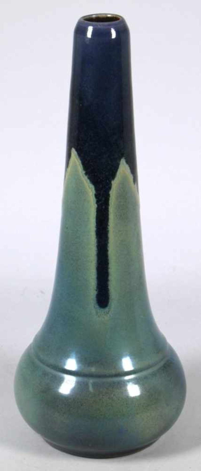 Jugendstil Keramik-Ziervase, wohl Frankreich, Mod.nr.: 941, kuglig gedrückter Korpus mitabgesetztem, - Bild 2 aus 3