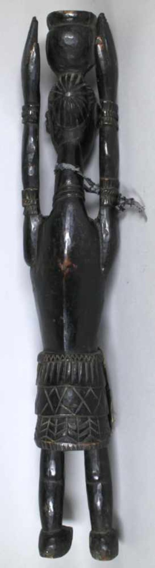 Reliquiar-Figur, Afrika, plastische, stehende, weibliche Darstellung mit Hals- undArmschmuck, auf - Bild 2 aus 3
