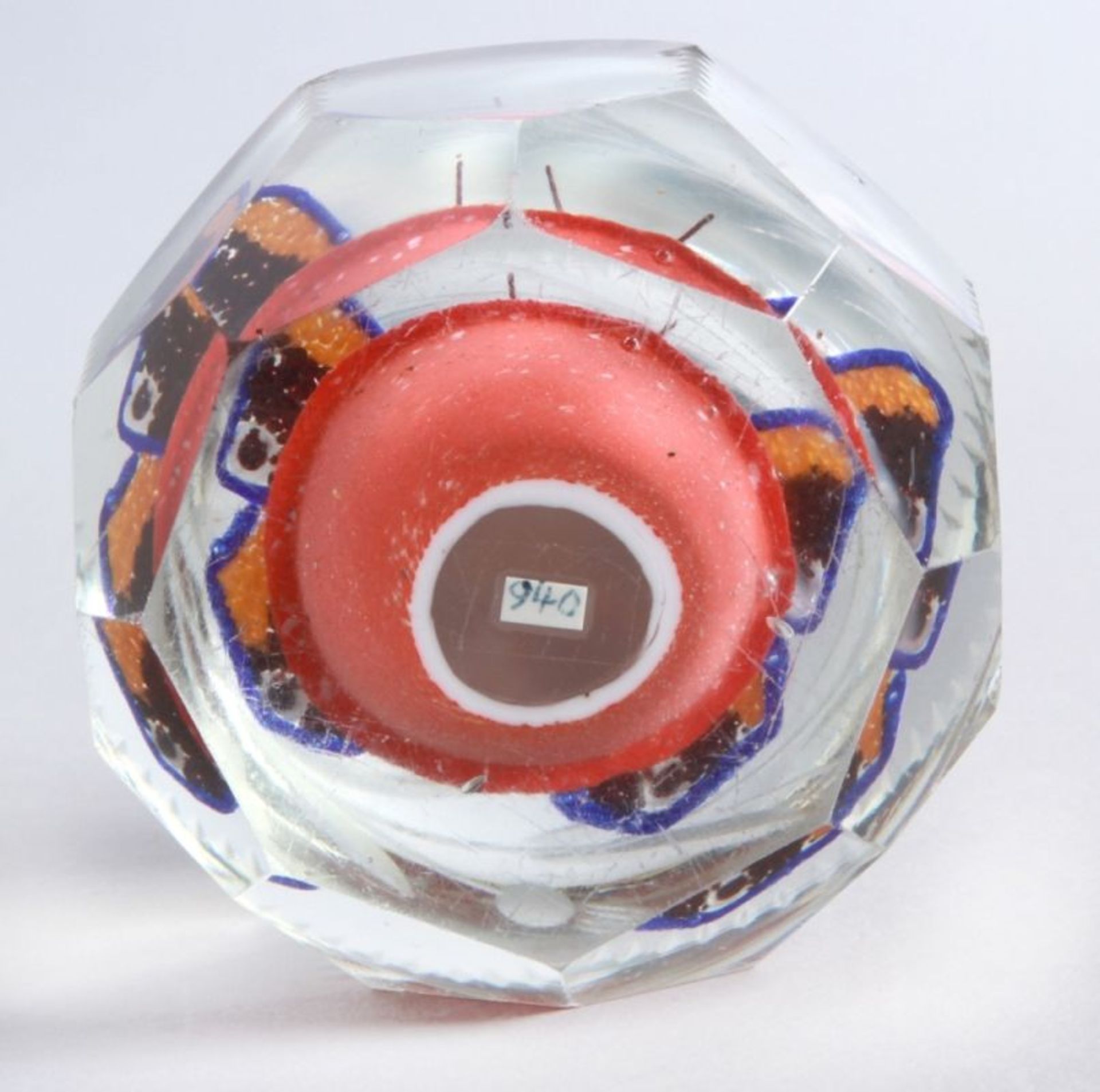 Glas-Paperweight, Böhmen, um 1910-30, 8-eckiger Stand, rundum geschliffener, teilsfacettierter - Bild 2 aus 2