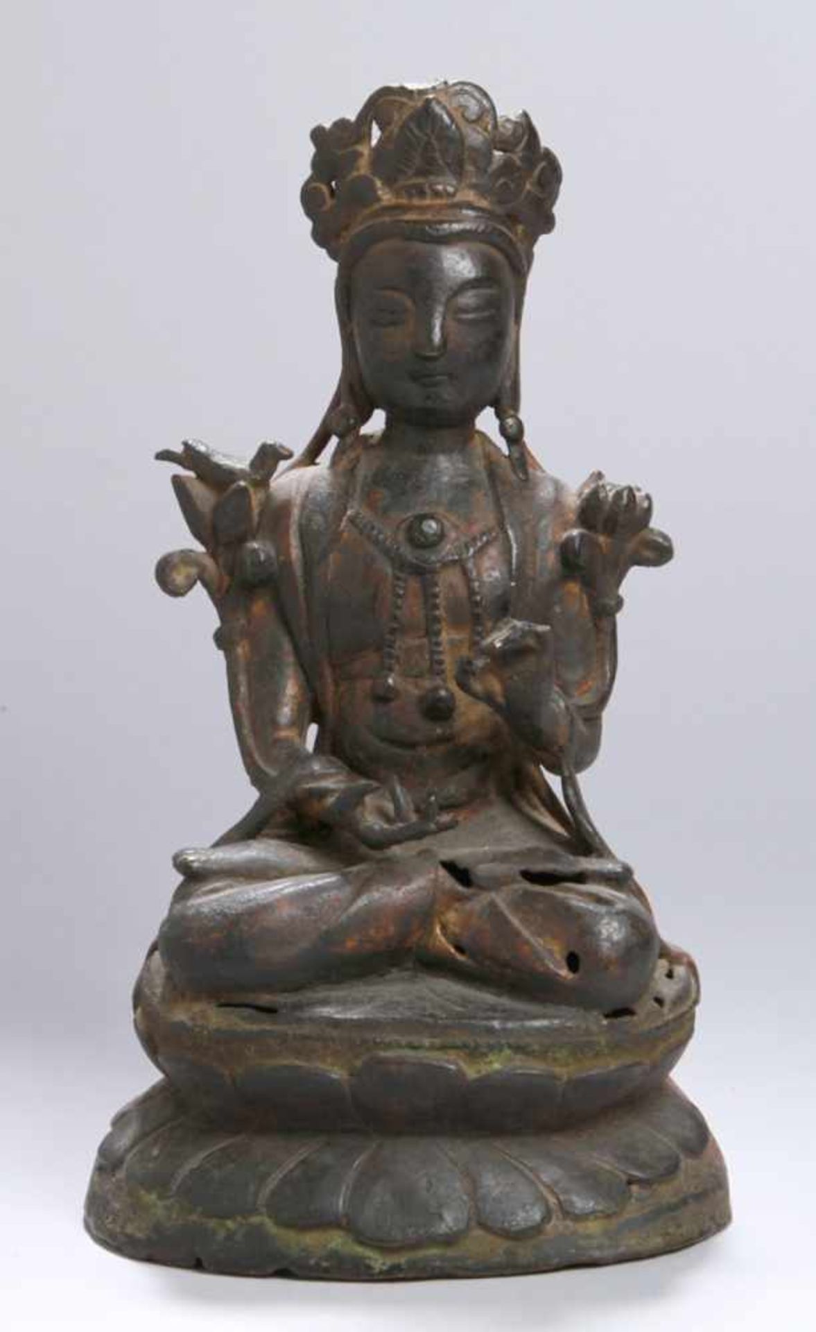 Bronze-Plastik, "Guanyin", China, Ming-Dynastie, auf Doppellotossockel vollplastische,sitzende,