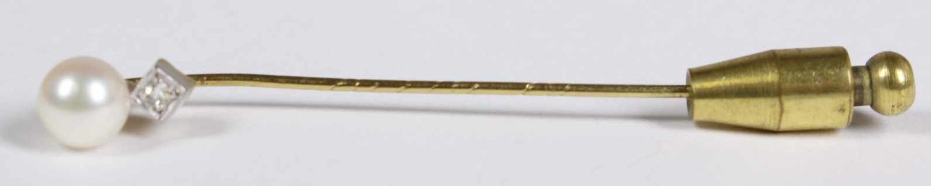 Anstecknadel, Gold-Bicolor 750, besetzt mit kleiner Zuchtperle und kleinem Brillant- - -20.00 %