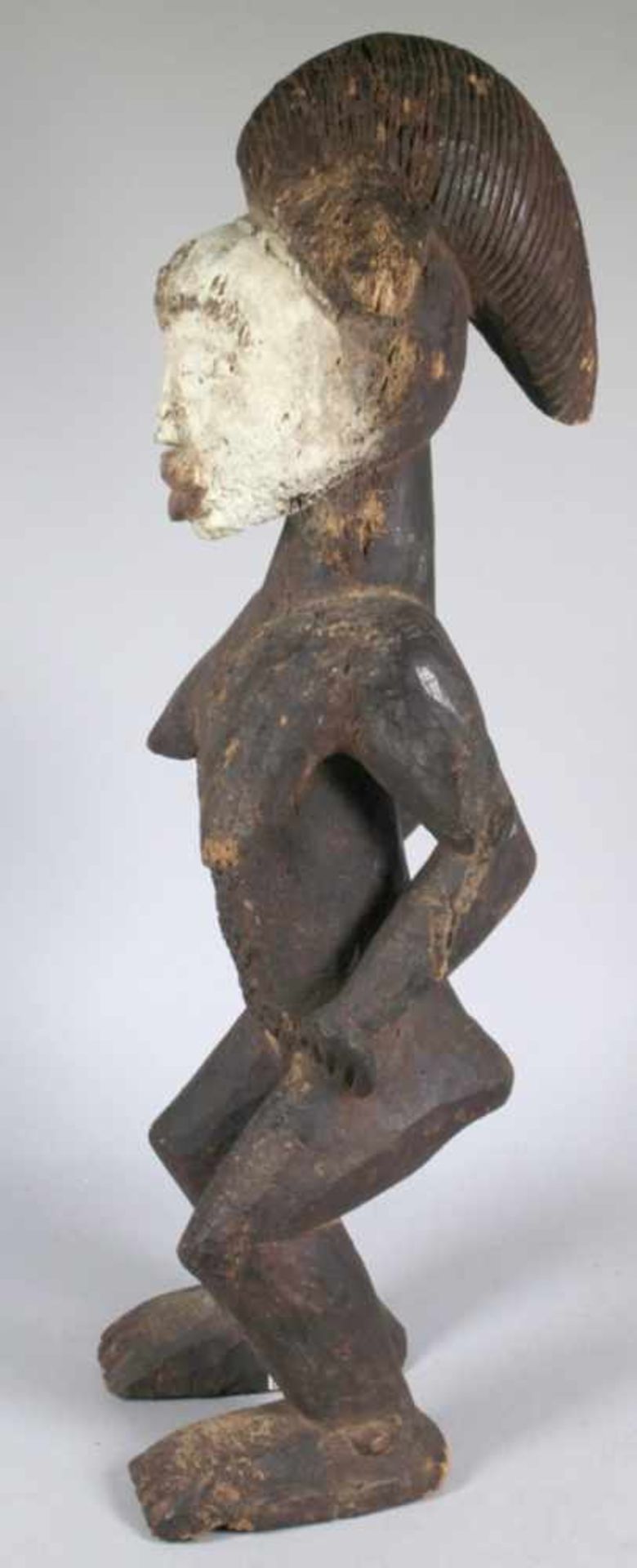 Ahnen-Figur, Punu, Gabun, plastische, stehende, weibliche Darstellung, das stiltypischeGesicht mit - Bild 2 aus 3