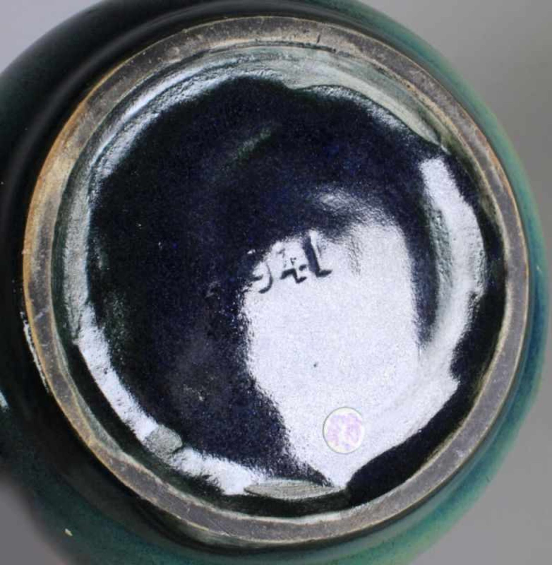 Jugendstil Keramik-Ziervase, wohl Frankreich, Mod.nr.: 941, kuglig gedrückter Korpus mitabgesetztem, - Bild 3 aus 3