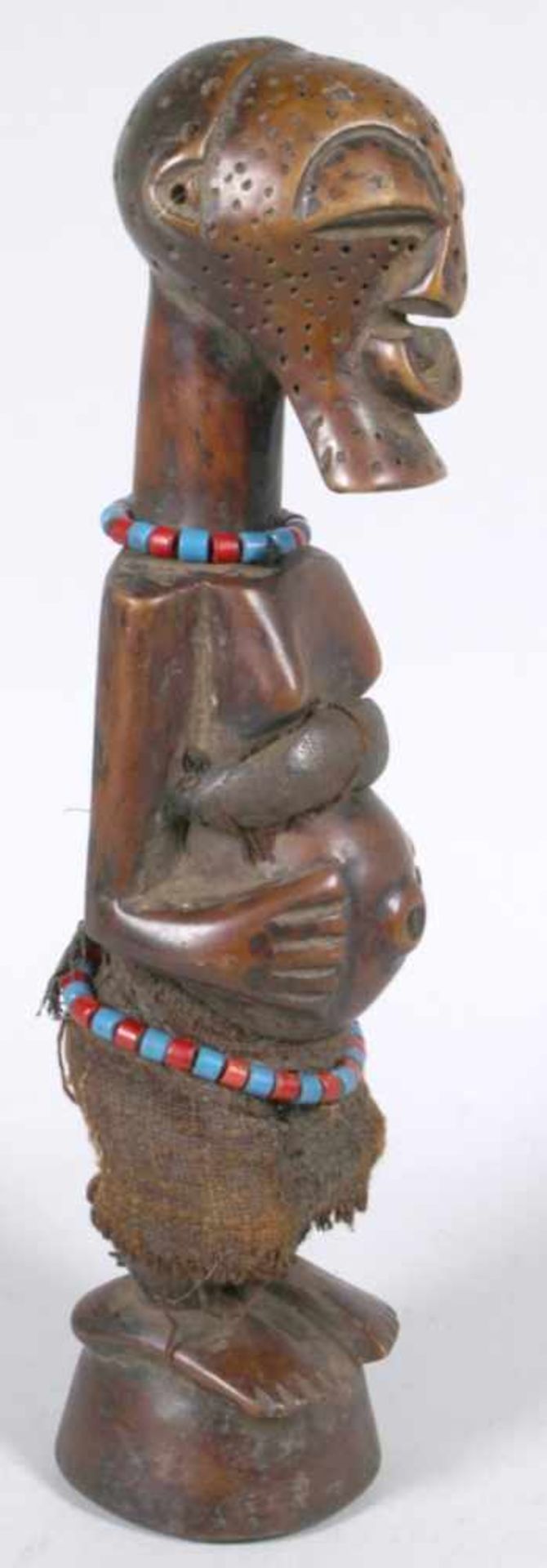 Fetisch-Figur, Songe, Kongo, Schutzfetisch gegen Pocken, auf Rundsockel figürliche,stehende - Bild 2 aus 3