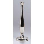 Ziervase, Mitte 20. Jh., Silber 835, quadratischer Stand (weighted), H 18,5 cm- - -20.00 % buyer's