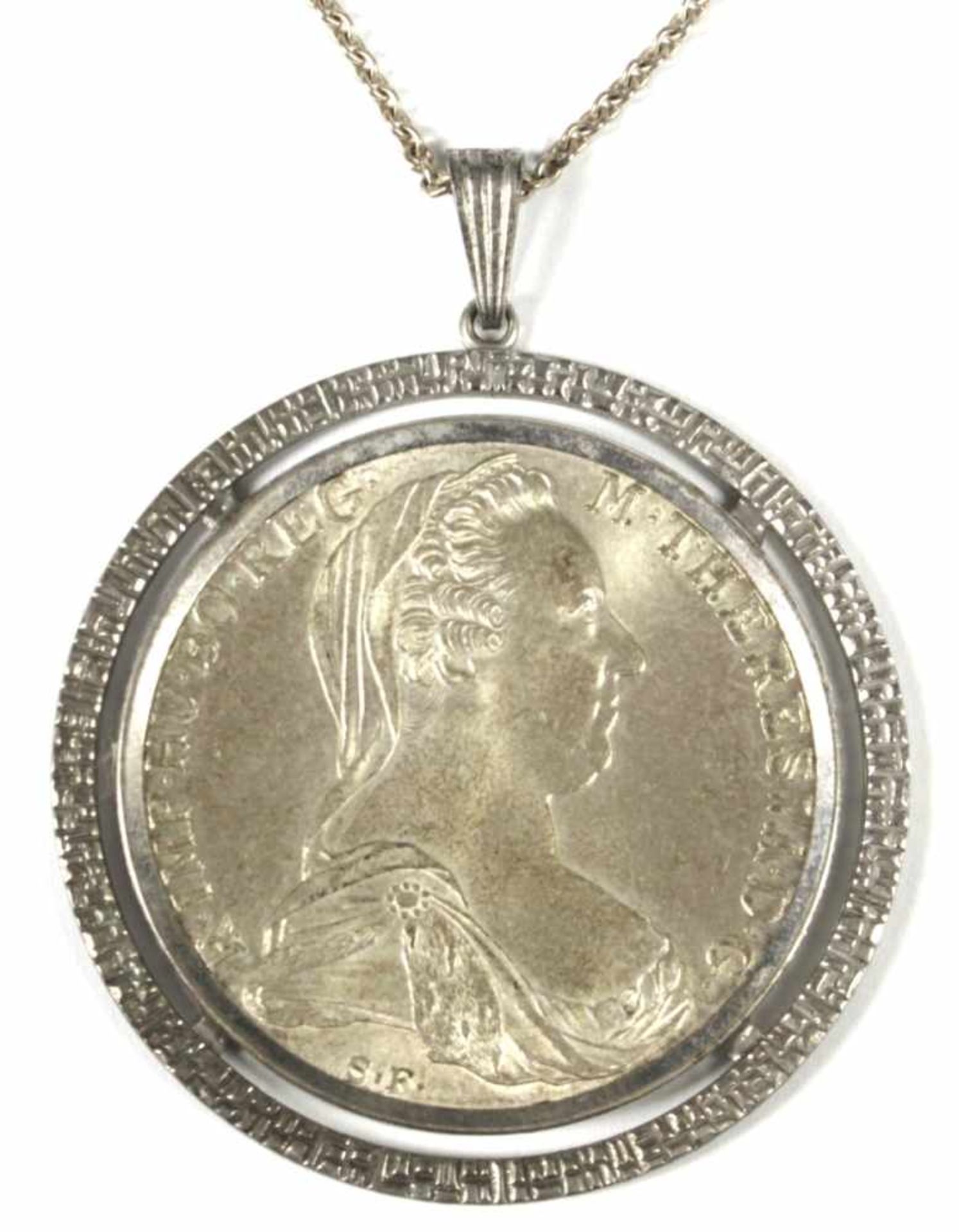 Kette mit Anhänger, Silber, feines Gliederkettchen, runder Anhänger mit eingearbeiteterMünze, L 68