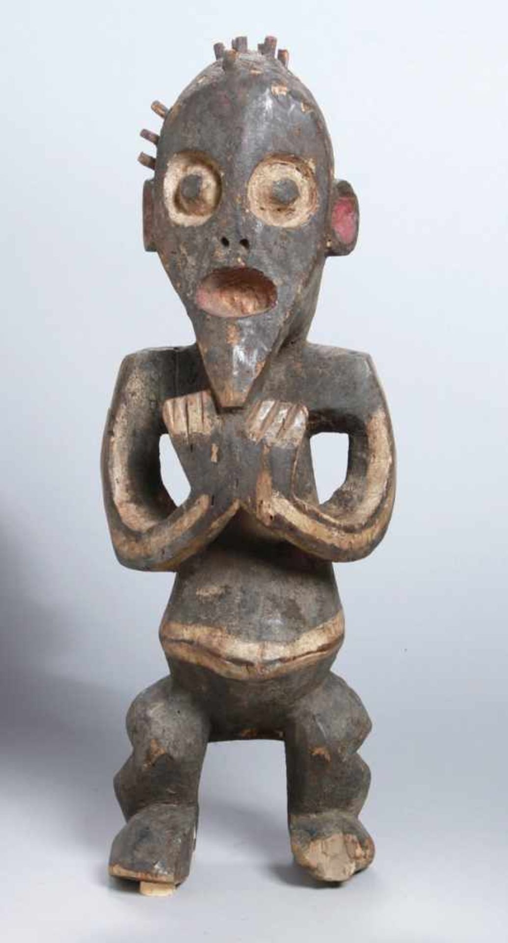 Krypto-Fetisch, Mambila, Kamerun, plastische, stehende Darstellung mit vorstehendem Bauchund mit vor