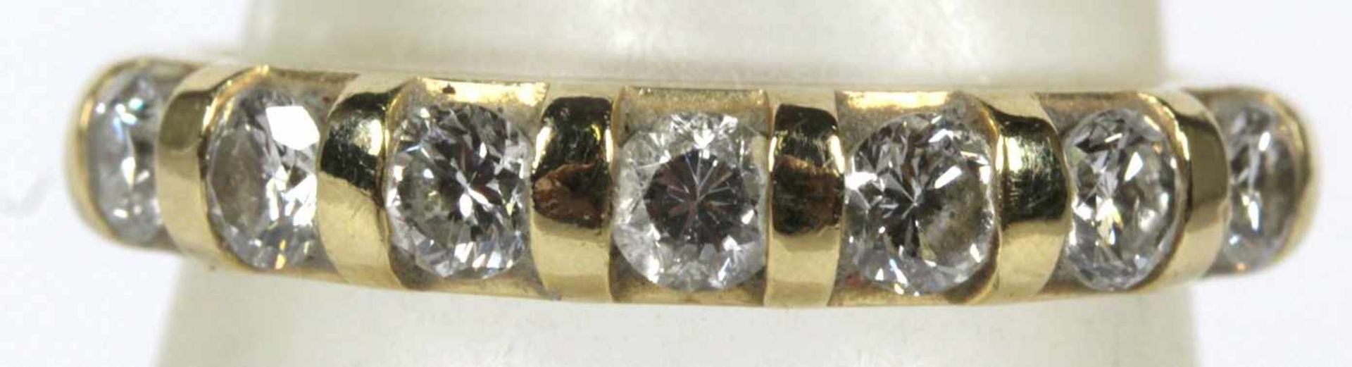 Damenring, GG 585, besetzt mit 7 Brillanten, zus. ca. 0,60 ct., weiß, si.-p., Ringgröße:54- - -20.00