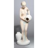 Keramik-Figur, "Weiblicher Akt mit Gefäßen", Ronzan, Italien, um 1950, auf Rundsockelvollplastische,