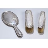 Toiletten-Set, 3-tlg., dt., um 1900, Silber 800, sign. Freytag, bestehend aus: Handspiegelund 2