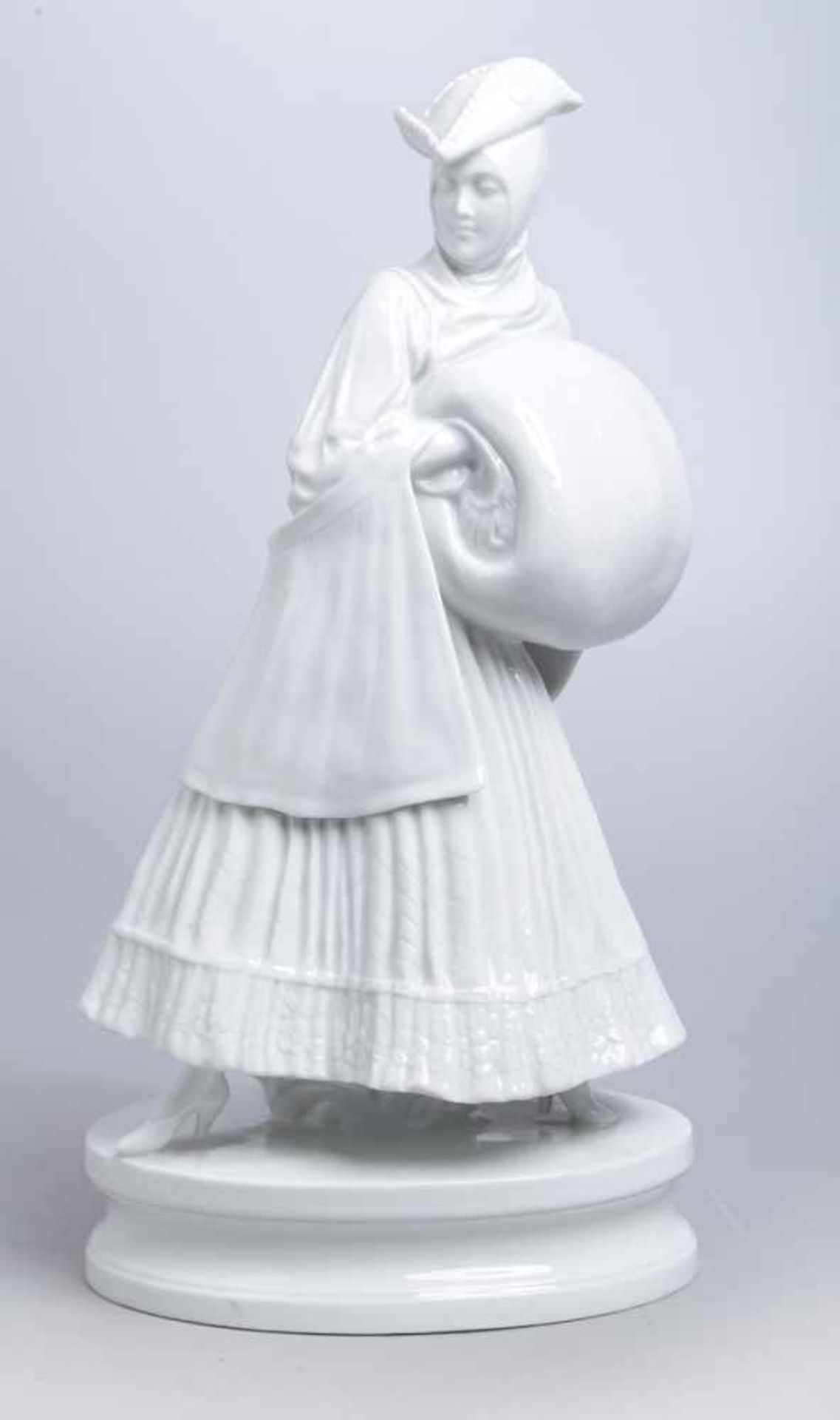 Weißporzellan-Figur, "Dame mit Muff (Lo Hesse in Maskerade)", Rosenthal, KunstabteilungSelb, 1.