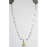 Collier, WG 585, Facon: Phantasie, Mittelteil mit 3 Brillanten, zus. ca. 0,50 ct.,weiß/feines