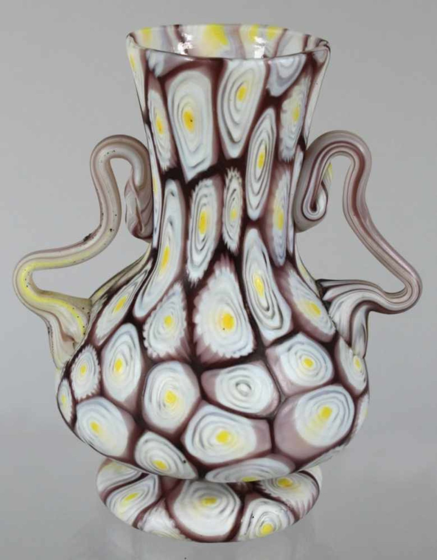 Glas-Doppelhenkelziervase, "Murrine", Murano, Fratelli Toso, um 1910, 2 applizierte,geschweift - Bild 2 aus 4