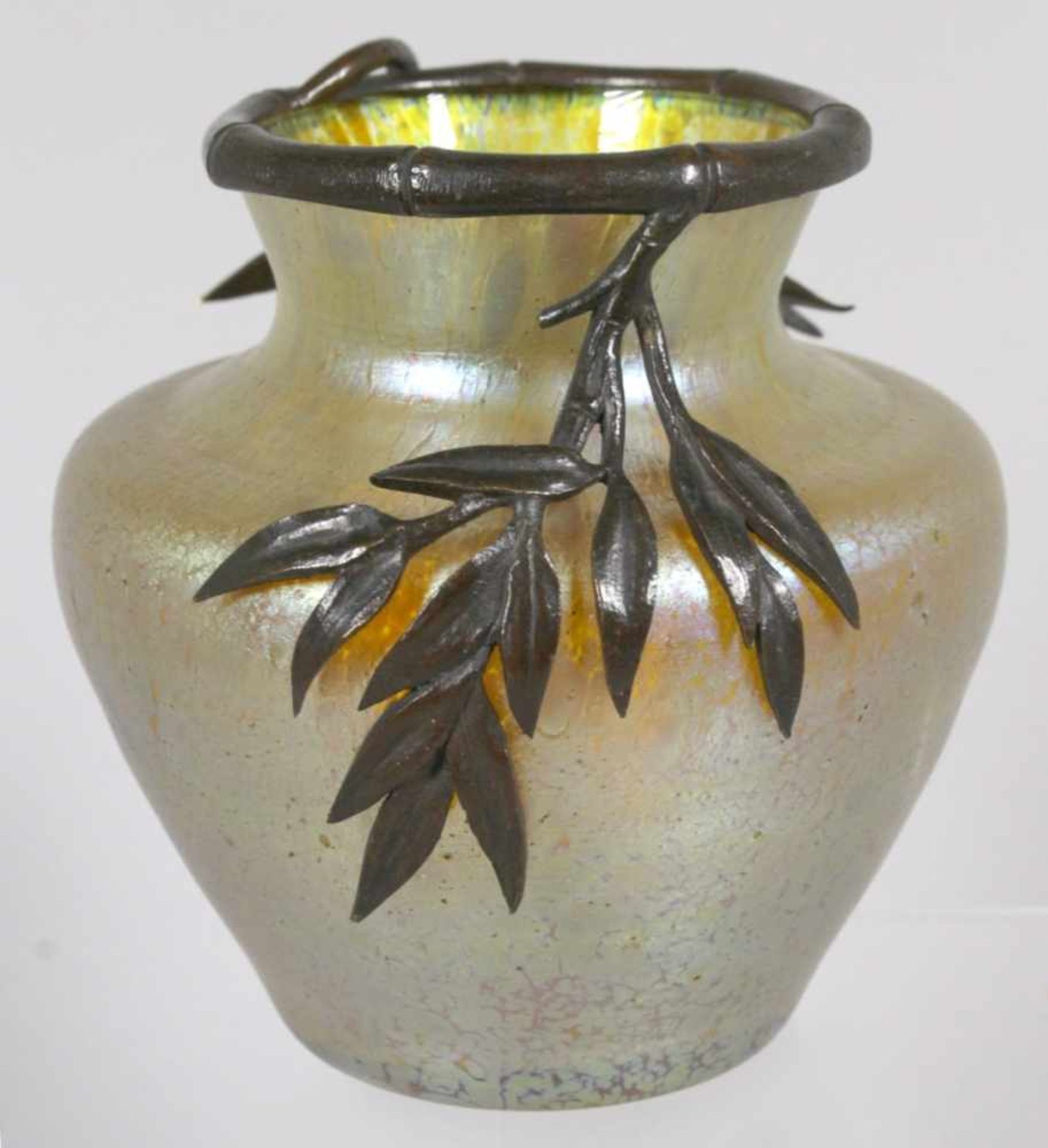 Glas-Ziervase, Klostermühle, Johann Loetz Wwe., um 1898, Dekor: candia Papillon, runderStand, sich - Bild 2 aus 4