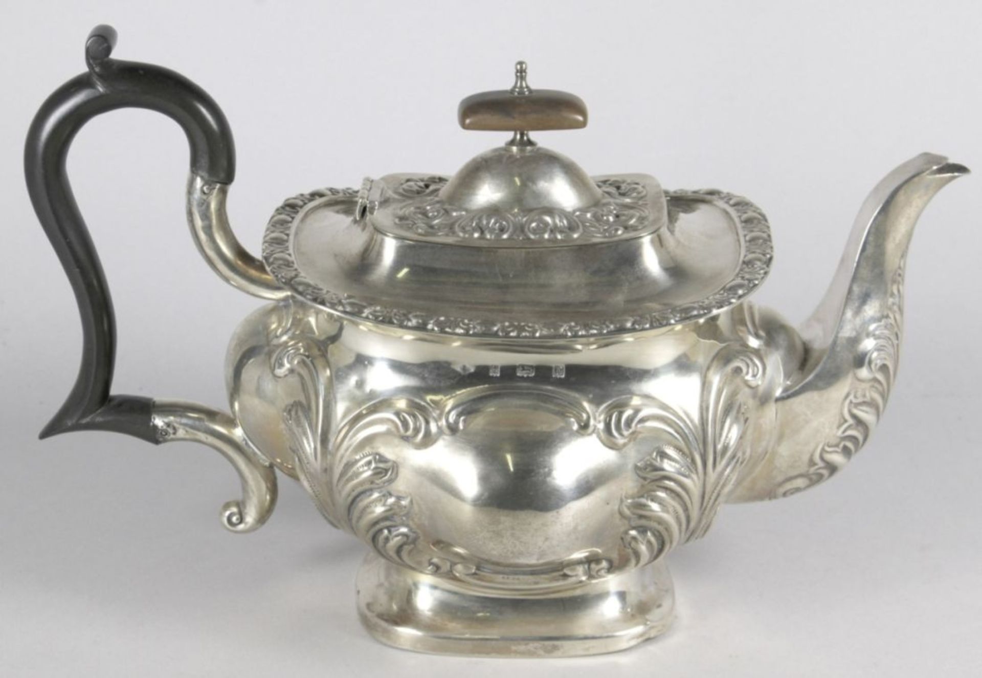 Tee-Set, 3-tlg., Birmingham, 1904, Sterling Silber, rechteckiger Stand, passiger Korpus,ohrförmige - Bild 2 aus 3